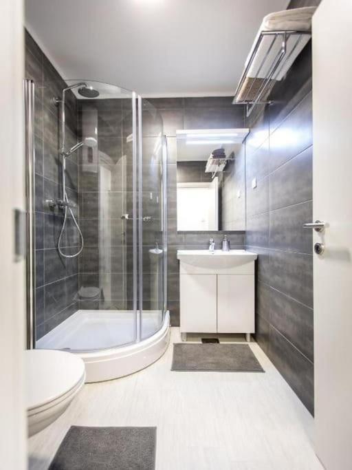 Bleu - Three Bedroom With Balcony And View Apartment *